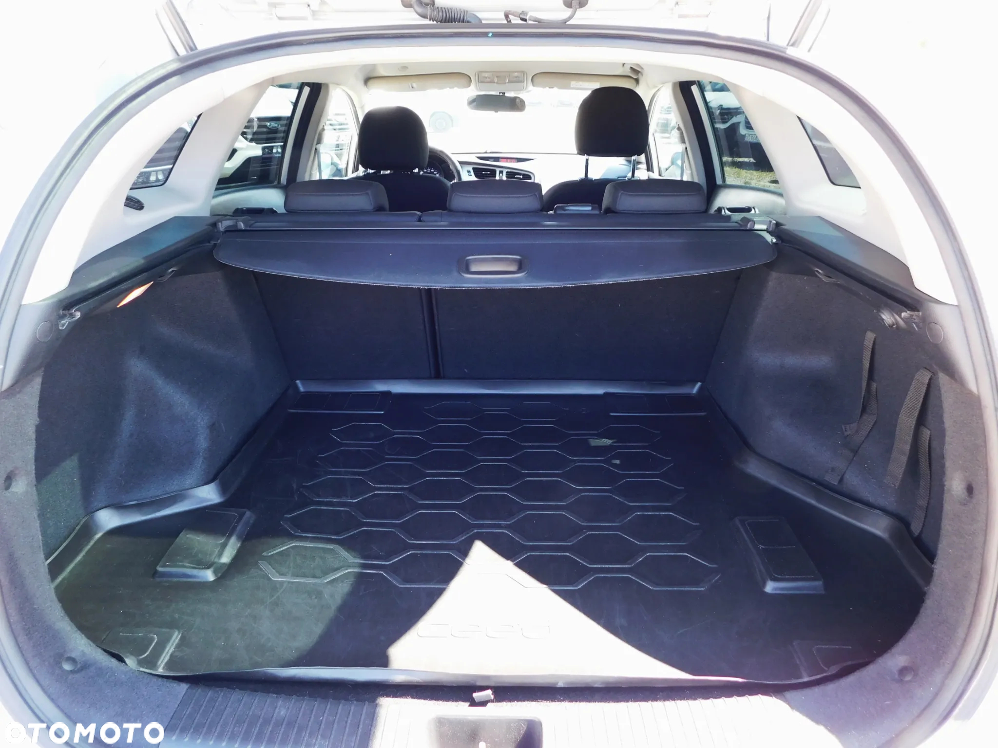 Kia Ceed - 4