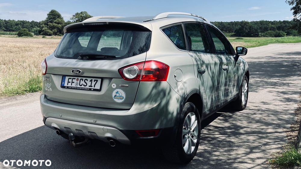 Ford Kuga 2.0 TDCi 2x4 Titanium - 4