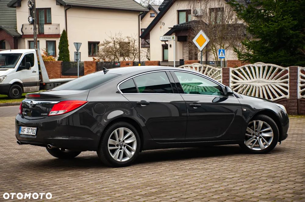 Opel Insignia - 11