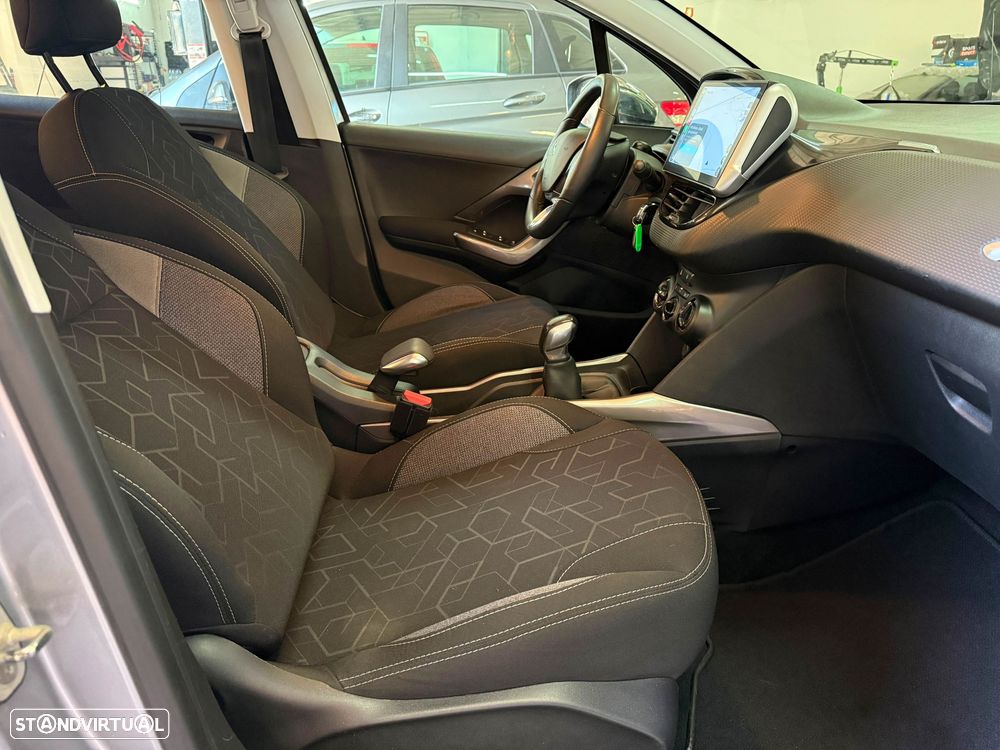 Peugeot 2008 1.2 PureTech Allure - 8