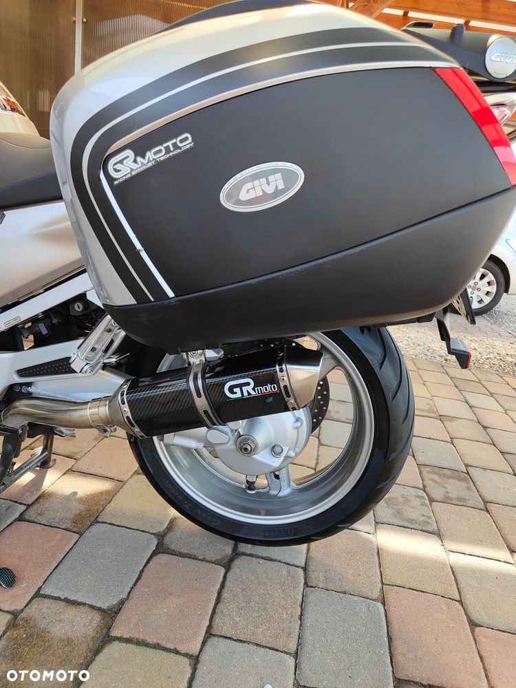 Yamaha FJR - 8