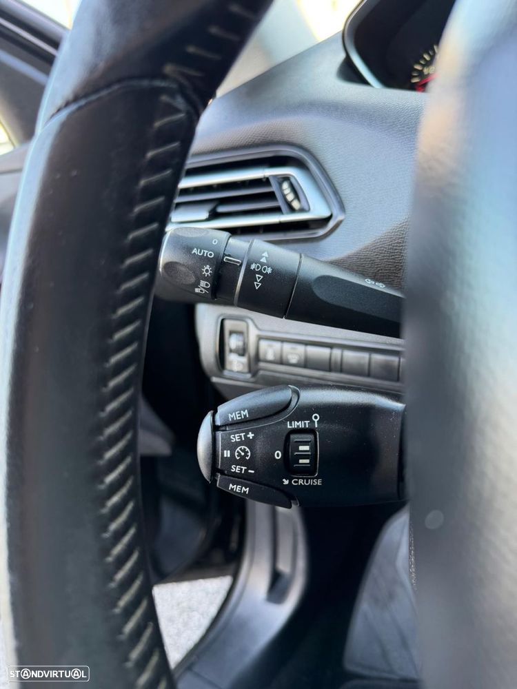 Peugeot 308 1.6 e-HDi Active - 19