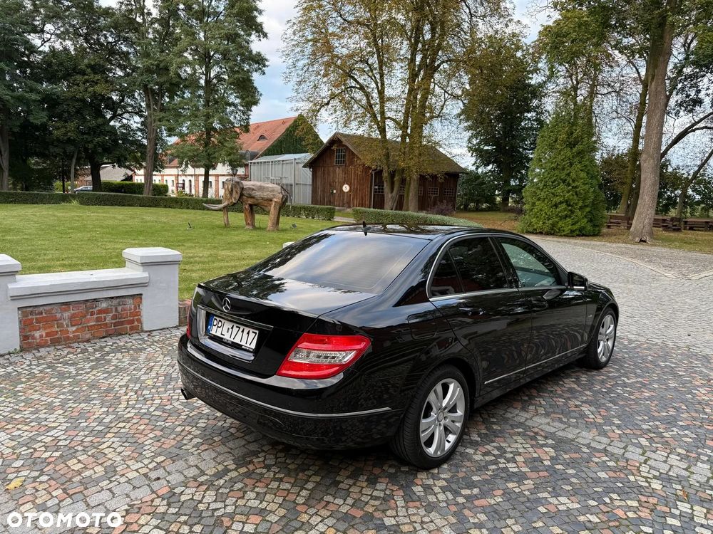 Mercedes-Benz Klasa C 180 T CGI Automatik BlueEFFICIENCY Avantgarde - 13