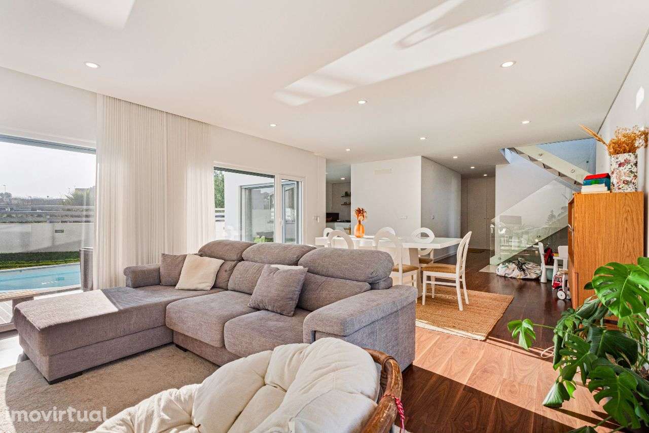 Moradia Isolada, T4, Funchalinho - Grande imagem: 4/32