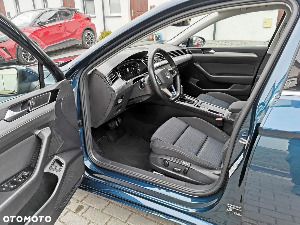 Volkswagen Passat - 9