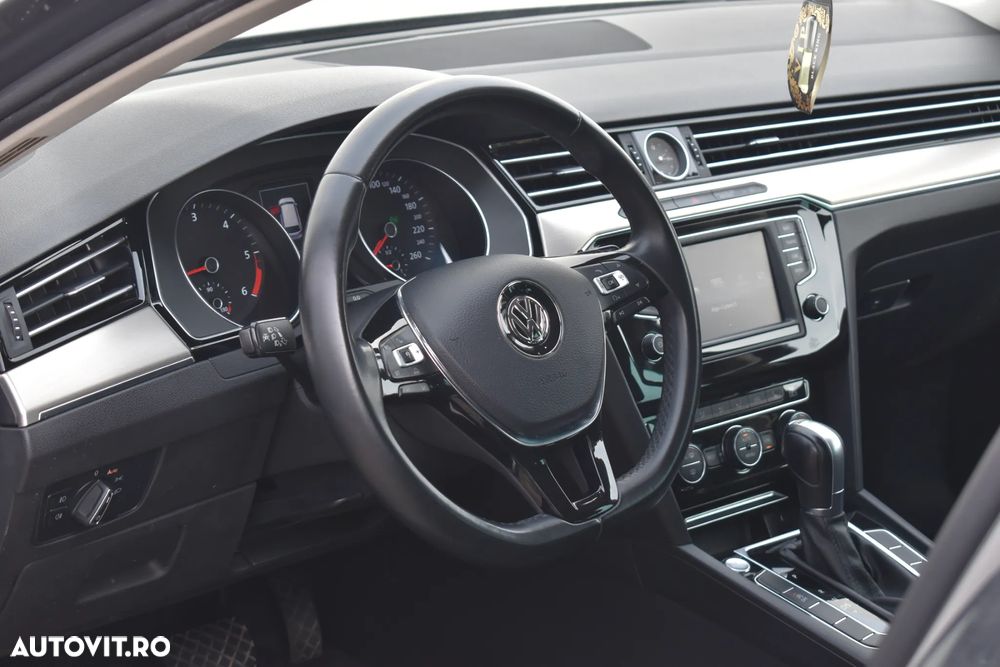 Volkswagen Passat 2.0 TDI DSG (BlueMotion Technology) Highline - 8