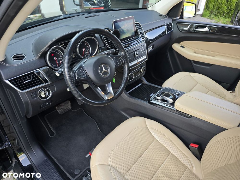 Mercedes-Benz GLE - 11