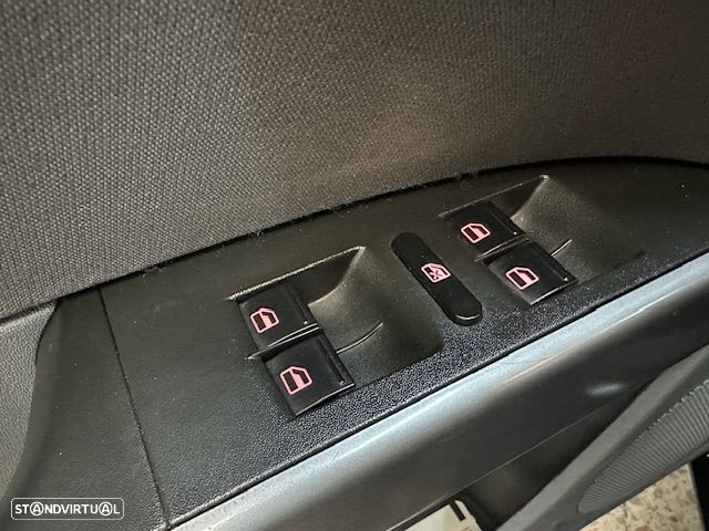 SEAT Leon 1.6 TDI E-Eco.Style Start/Stop - 19