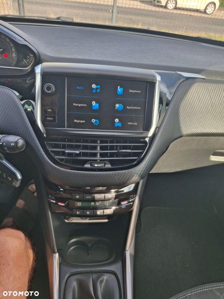 Peugeot 2008 PureTech 82 Style - 9