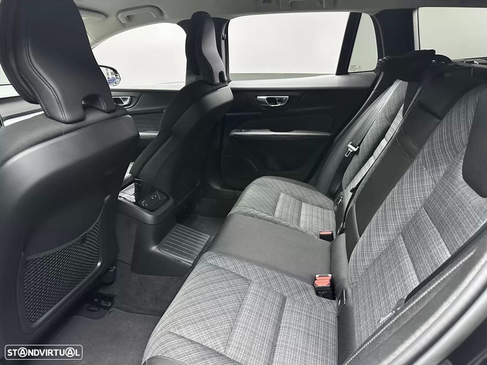 Volvo V60 2.0 T6 AWD TE Core - 13