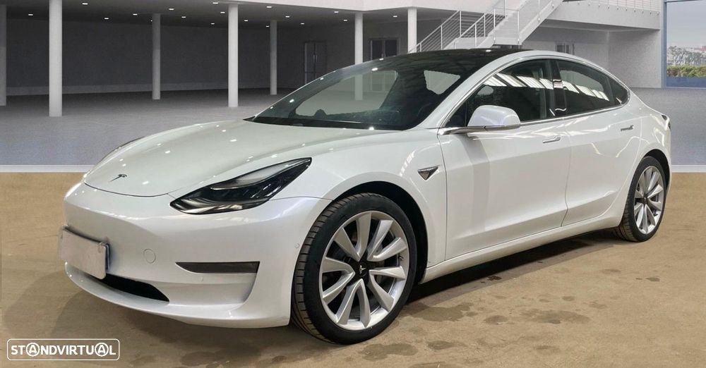 Tesla Model 3 - 1