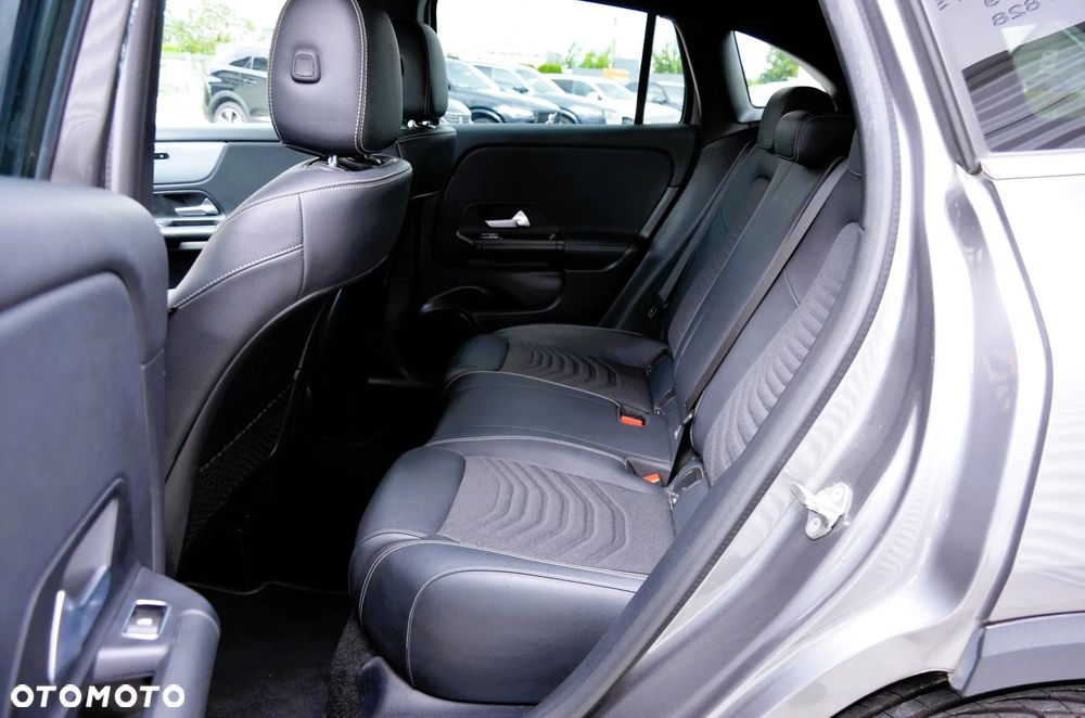 Mercedes-Benz GLA 180 d Style - 18