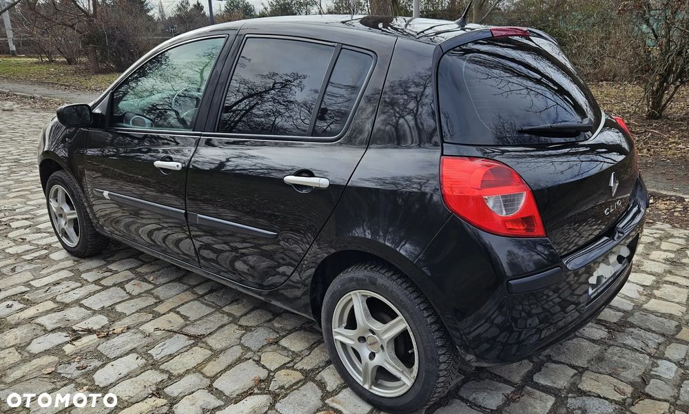 Renault Clio 1.2 16V Emotion - 7