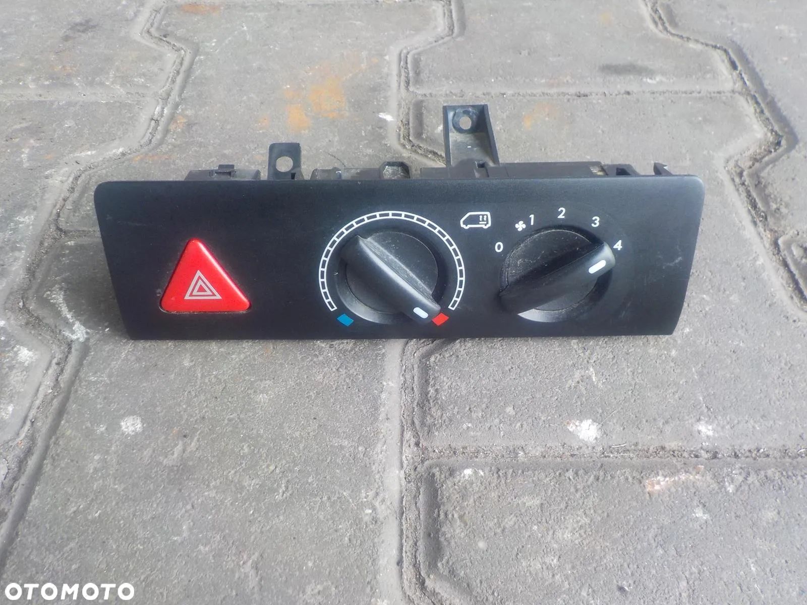 VW T5 PANEL OGRZEWANIA NAWIEWU TYŁ 7H0919158L9B9 - 1