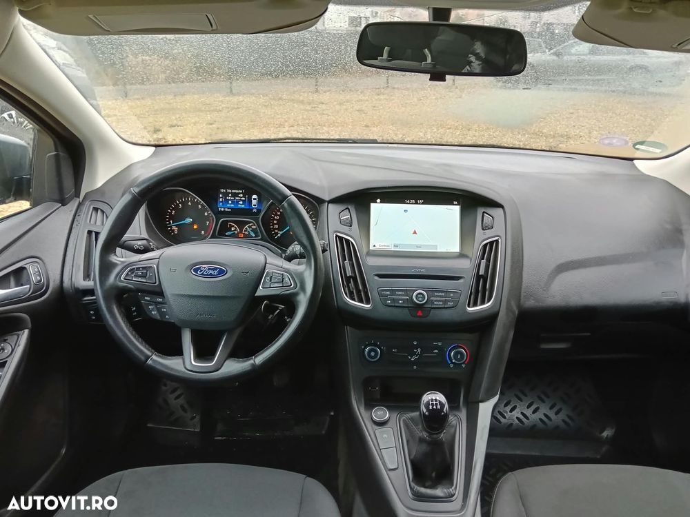 Ford Focus - 8