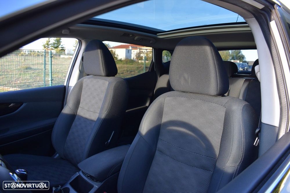 Nissan Qashqai 1.5 dCi N-Connecta J18+Led - 24
