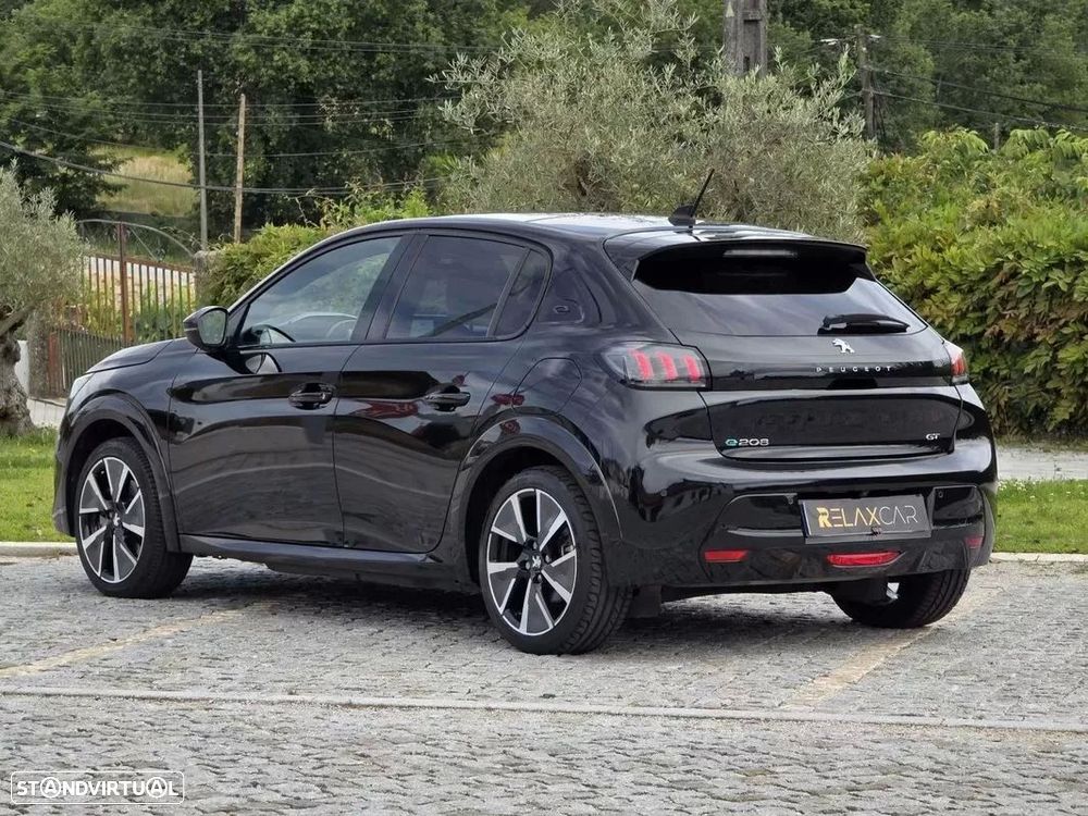 Peugeot e-208 GT - 12