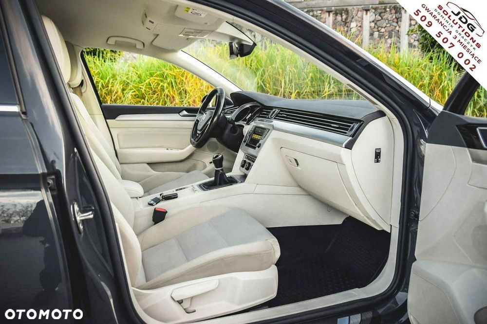 Volkswagen Passat - 27