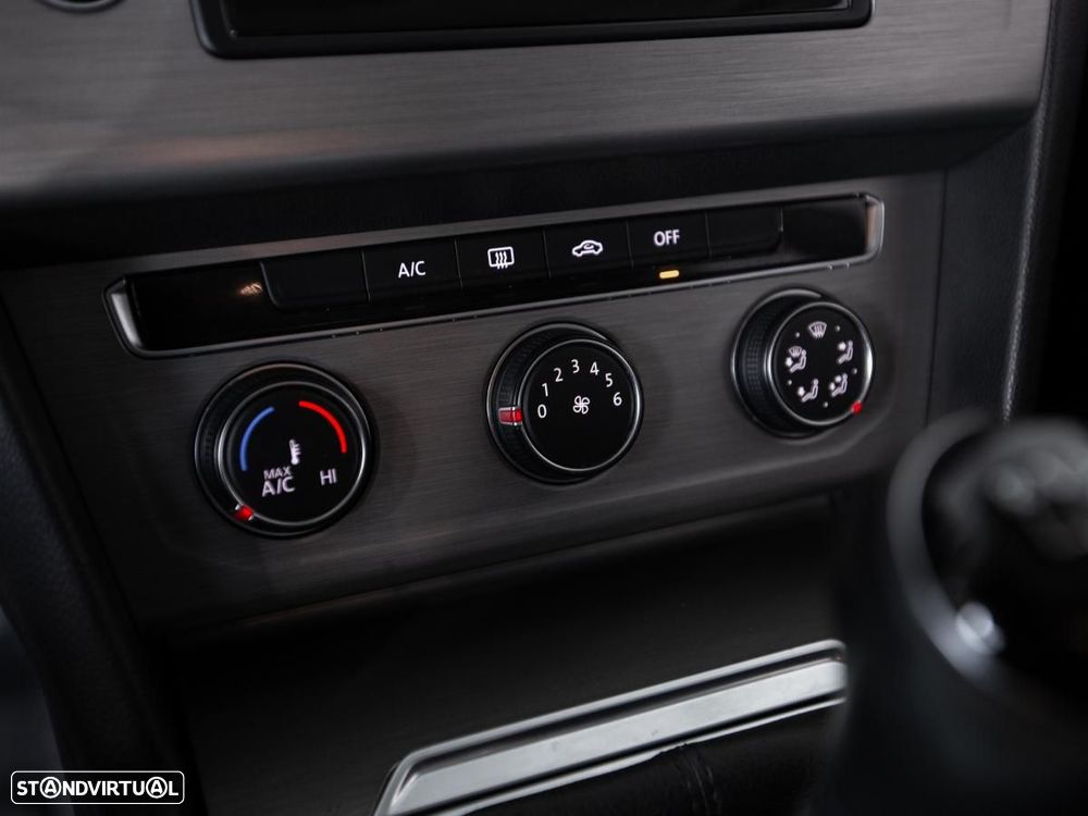 VW Passat Variant - 23