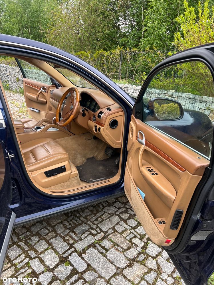 Porsche Cayenne - 3