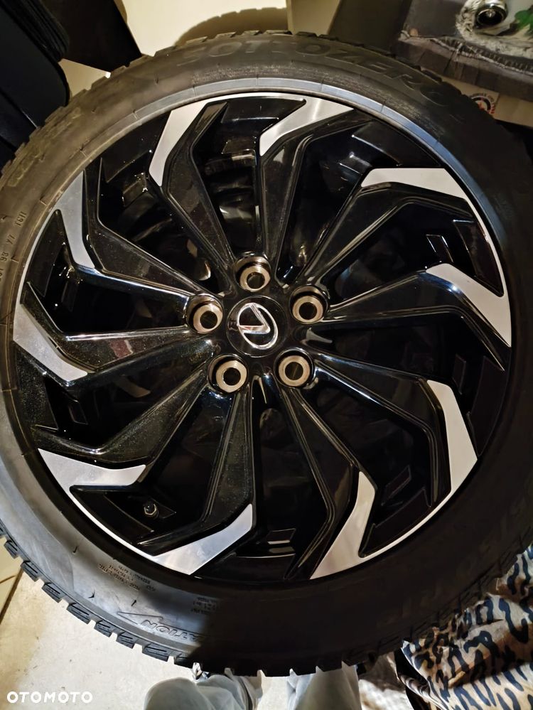 Lexus UX - 5