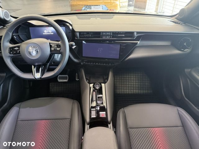 Alfa Romeo Junior 1.2 mHEV Ti eDCT - 11