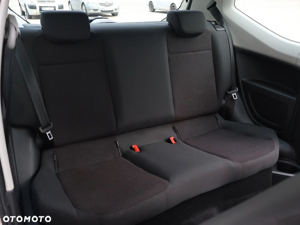 Volkswagen up! Standard - 17