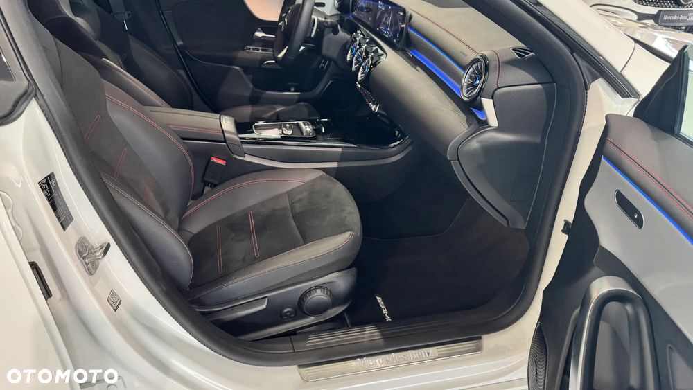 Mercedes-Benz CLA 200 mHEV AMG Line 7G-DCT - 29