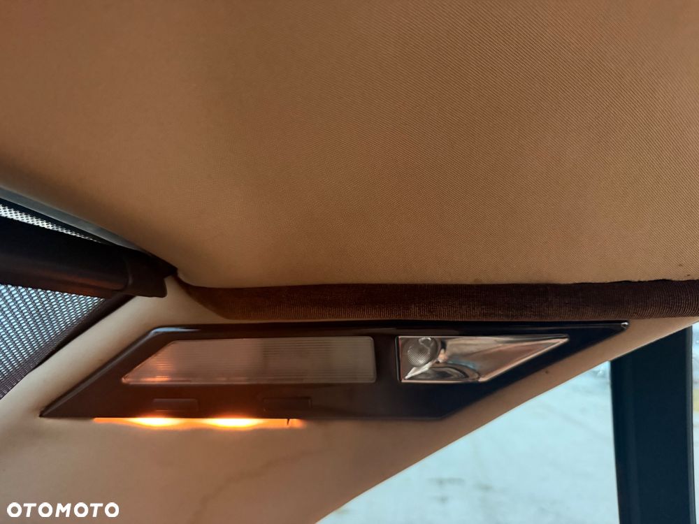 BMW Seria 7 728i L - 38