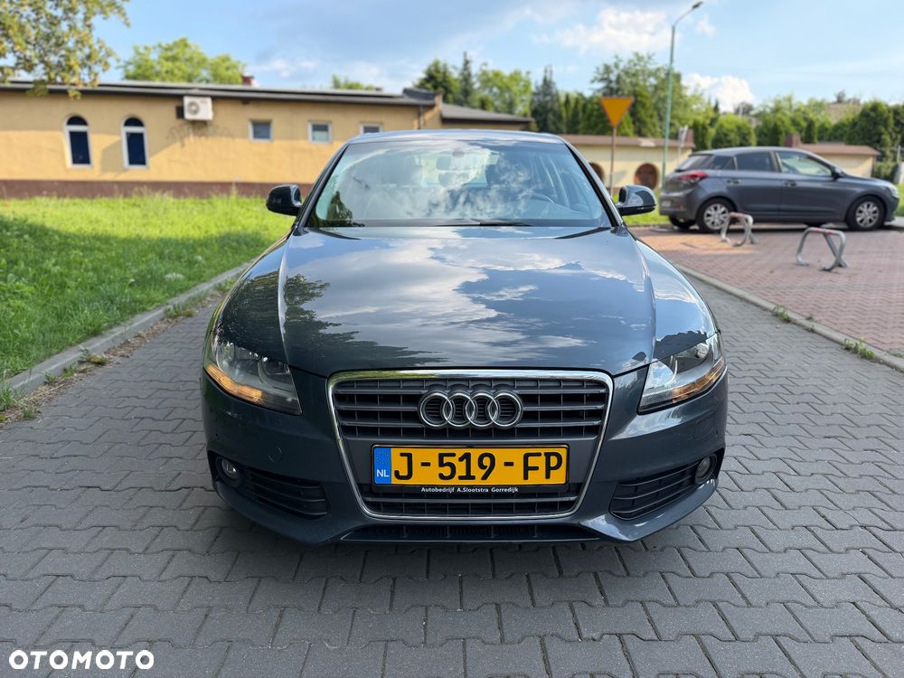 Audi A4 Limousine - 3