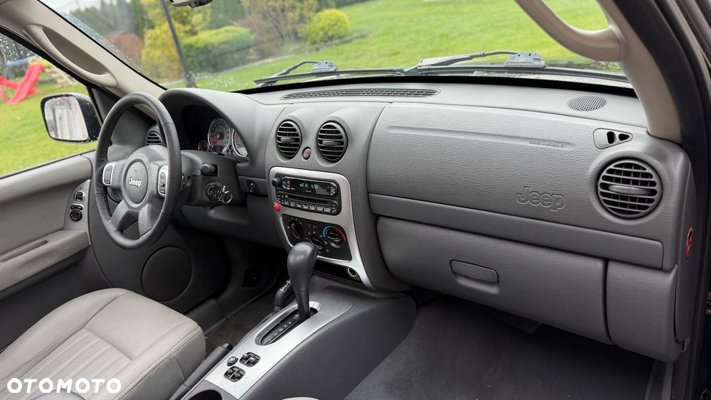 Jeep Cherokee - 26