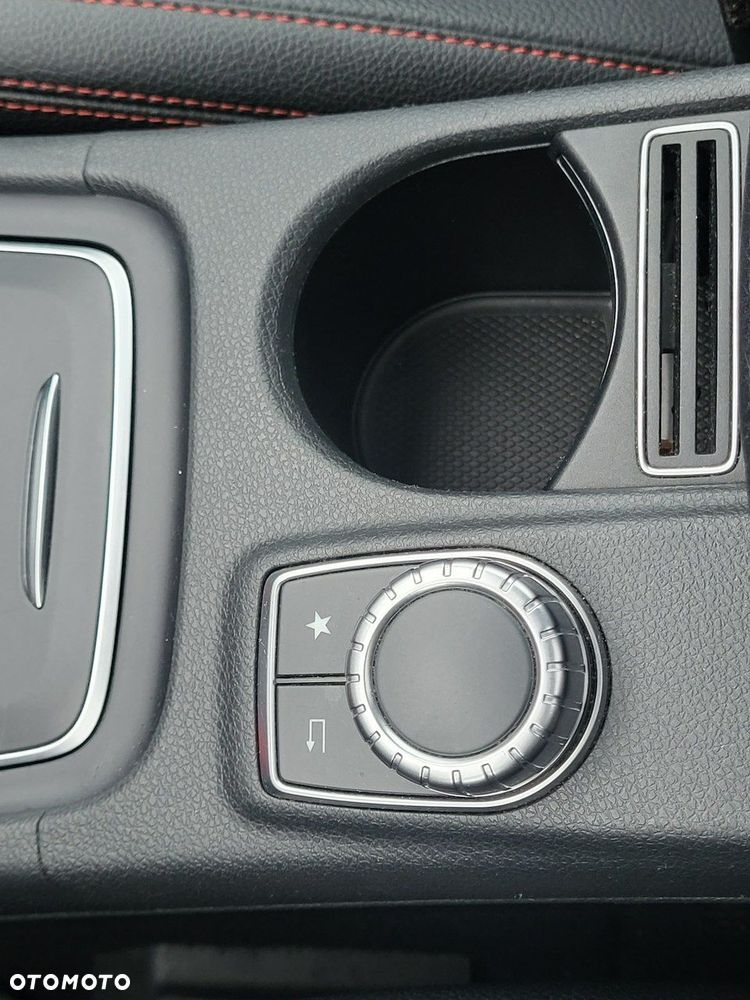 Mercedes-Benz CLA - 36