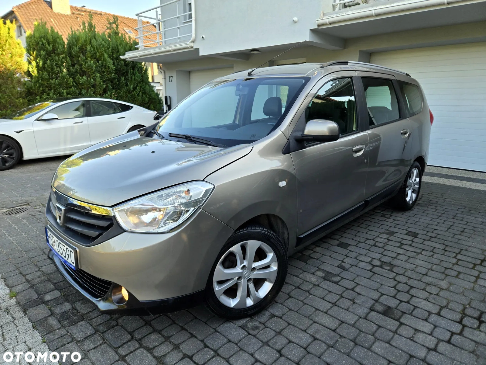 Dacia Lodgy 1.6 MPI 85 Laureate - 2