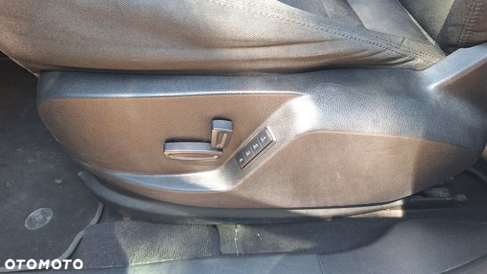 Ford S-Max 2.0 TDCi DPF Titanium - 28