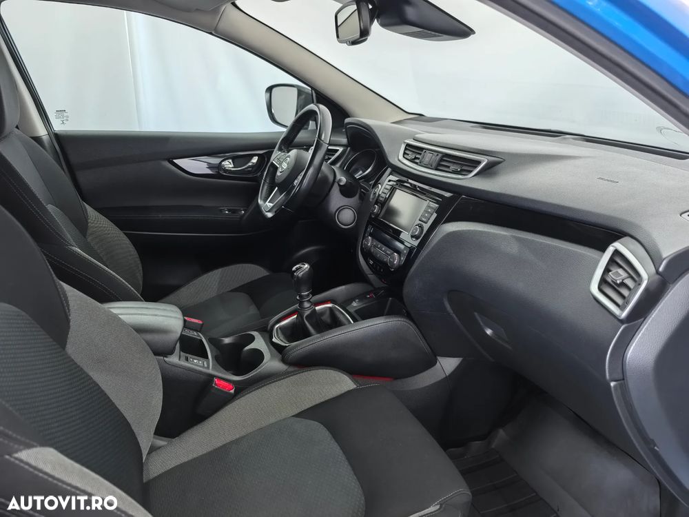 Nissan Qashqai 1.3 138CP 2WD N-Connecta - 27