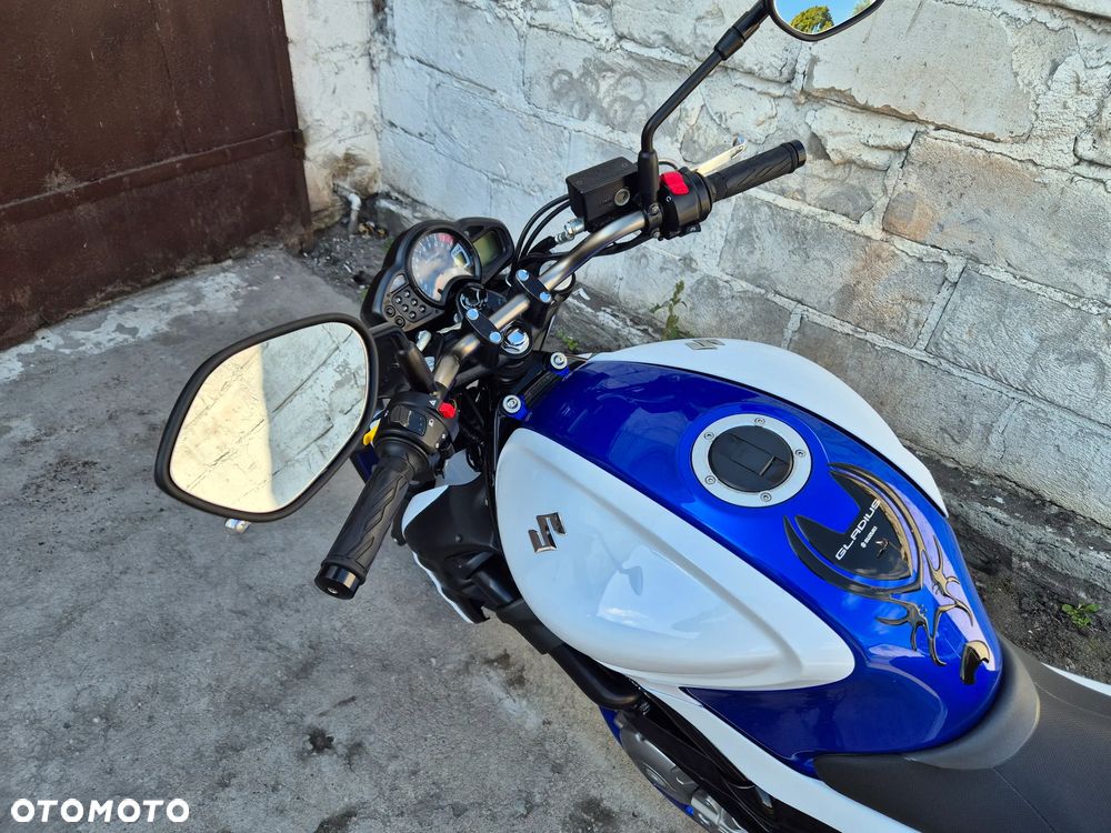 Suzuki Gladius - 16