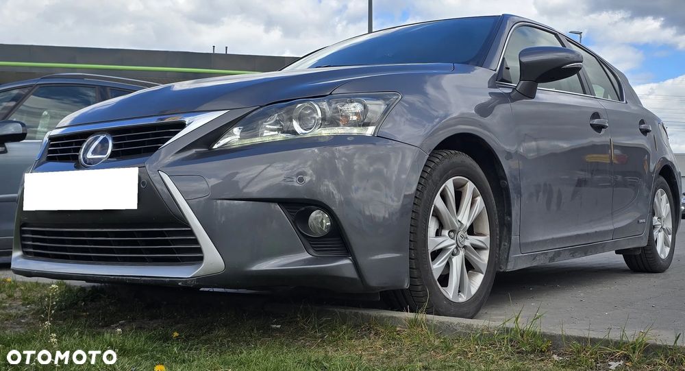 Lexus CT - 4
