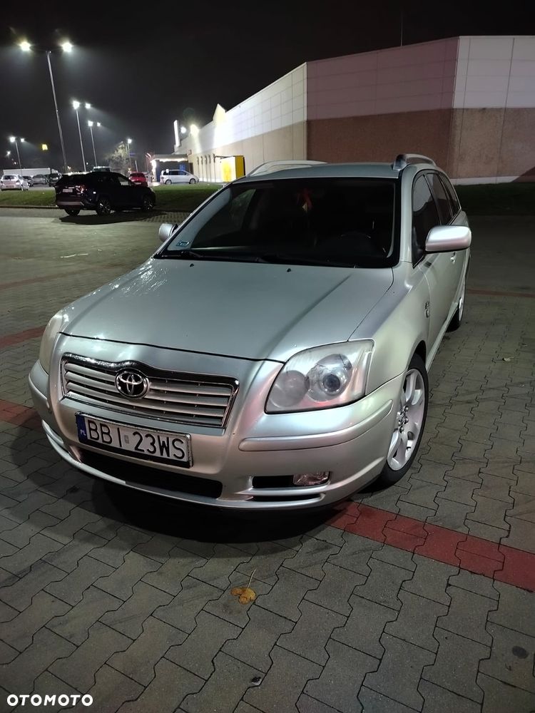 Toyota Avensis 2.0 D-4D Combi - 1