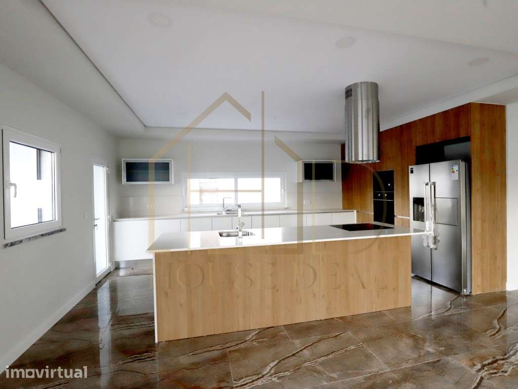 QUASE PRONTA!!! Luxuosa Moradia T4 com Garagem e Piscina. Quinta do... - Grande imagem: 3/32