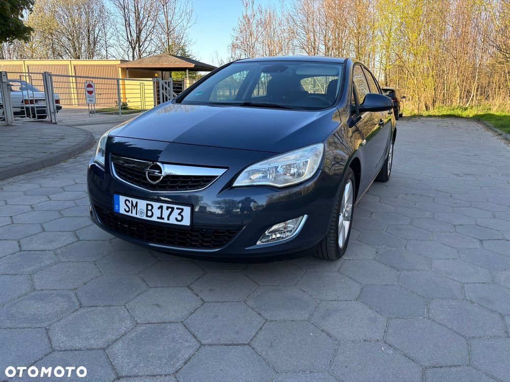 Opel Astra 1.6 Design Edition - 8