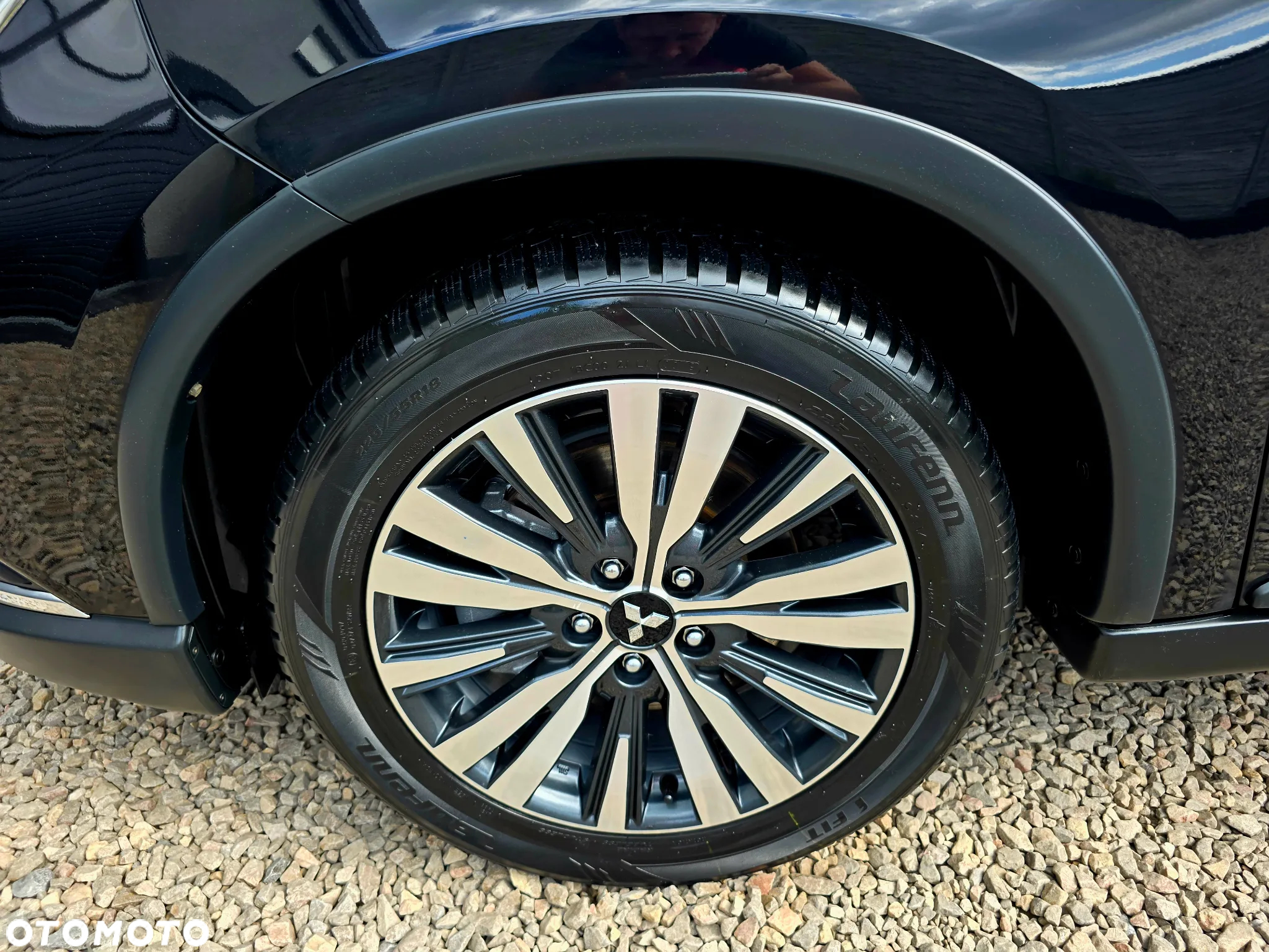 Mitsubishi Outlander 2.0 Instyle + 4WD CVT - 30