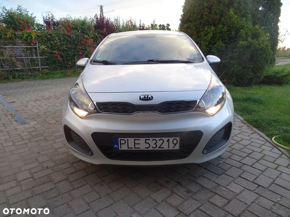 Kia Rio 2013 photo 5
