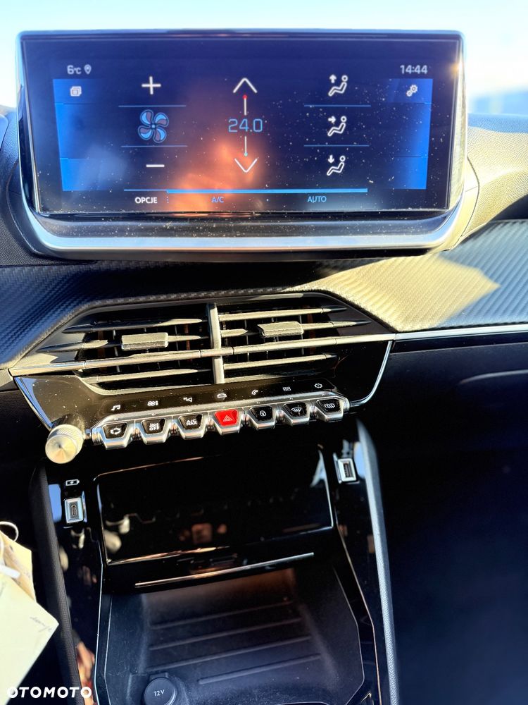 Peugeot 2008 BlueHDi 130 EAT8 Allure - 25