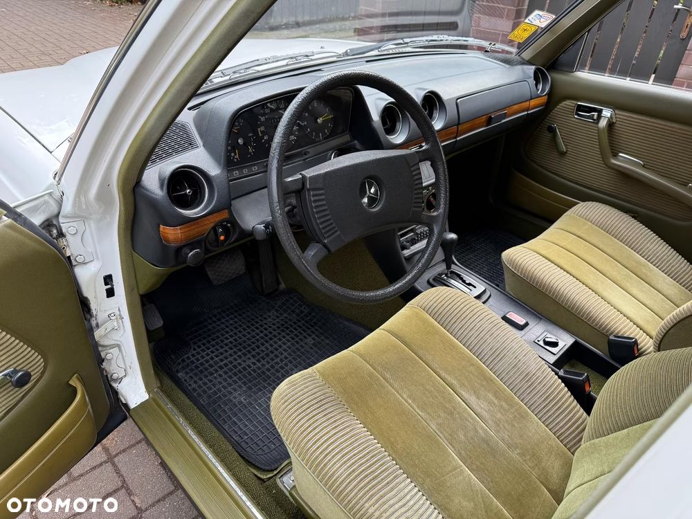 Mercedes-Benz W123 - 15
