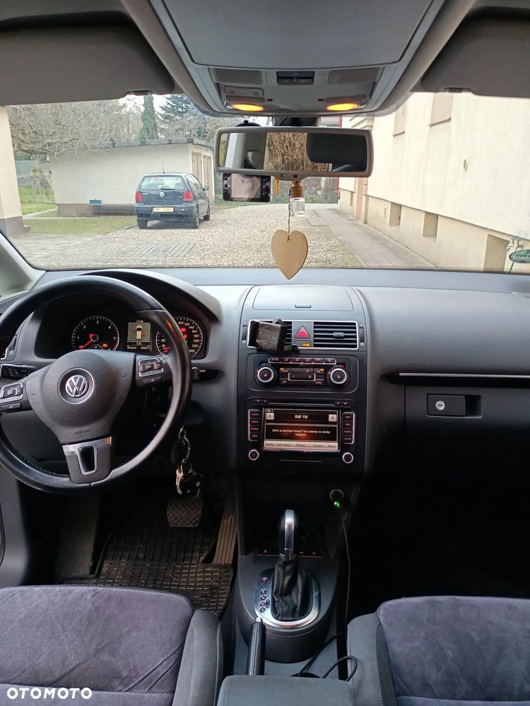 Volkswagen Touran 2.0 TDI DPF Highline DSG - 8