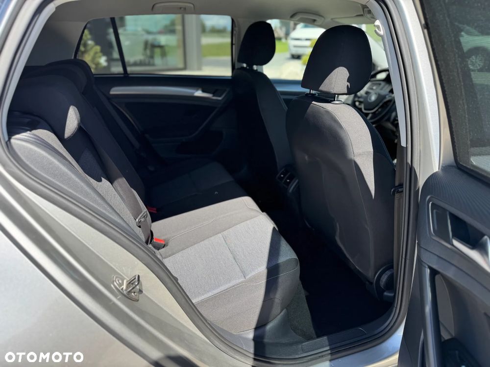 Volkswagen Golf - 17