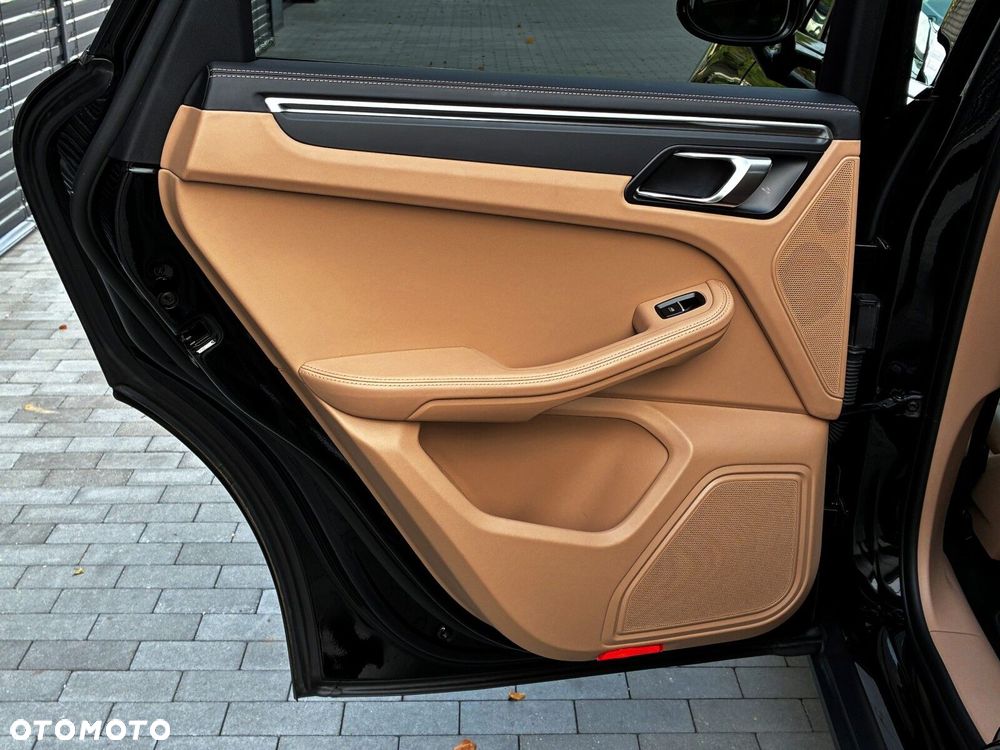 Porsche Macan - 35