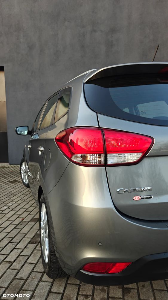 Kia Carens 1.6 GDI ISG Vision - 24