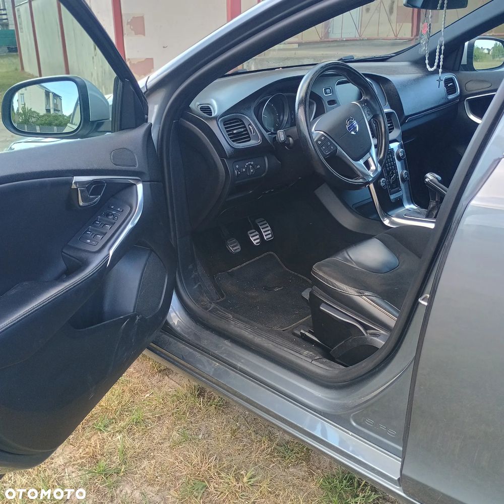 Volvo V40 D2 Drive-E R-Design Kinetic - 24