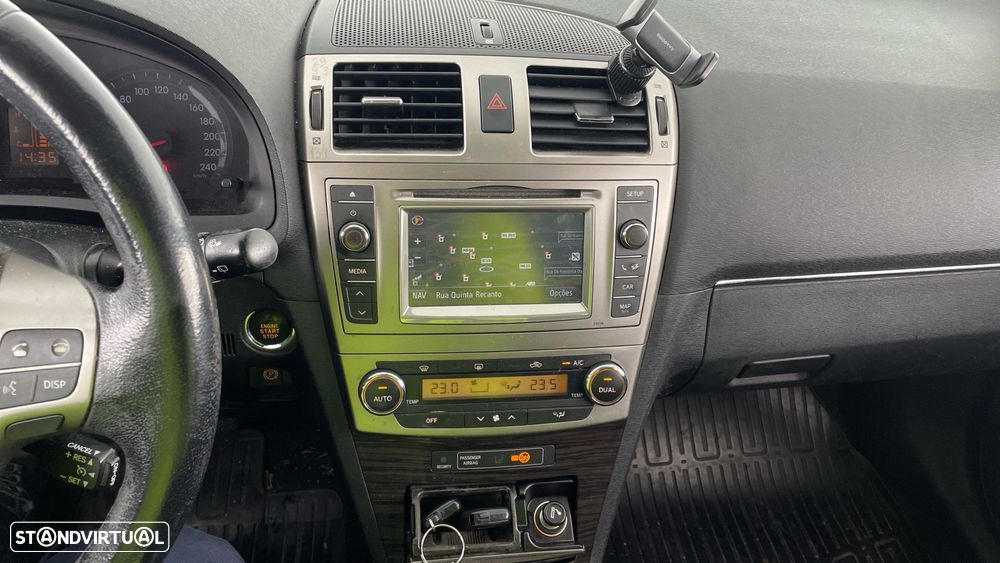 Toyota Avensis SW 2.0 D-4D Exclusive - 8